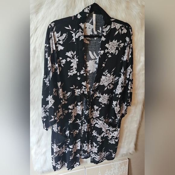 Spiritual Gangster Midnight Wildflowers Front Tie Kimono - Picture 3 of 11